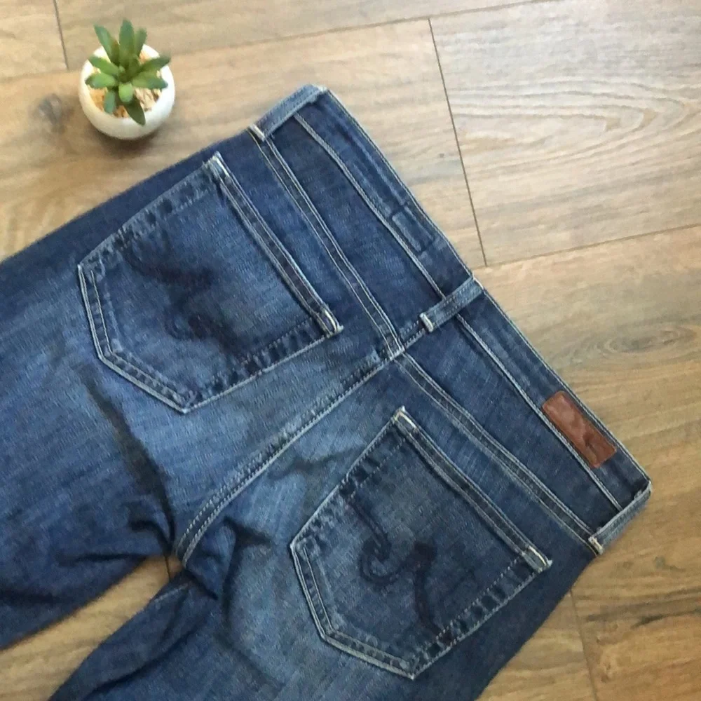 AG HARPER Essential Adriano Goldschmied STRAIGHT JEANS 26R Inseam34” EUC